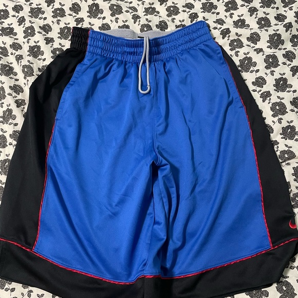 Nike basketball shorts dry fit - Picture 3 of 3